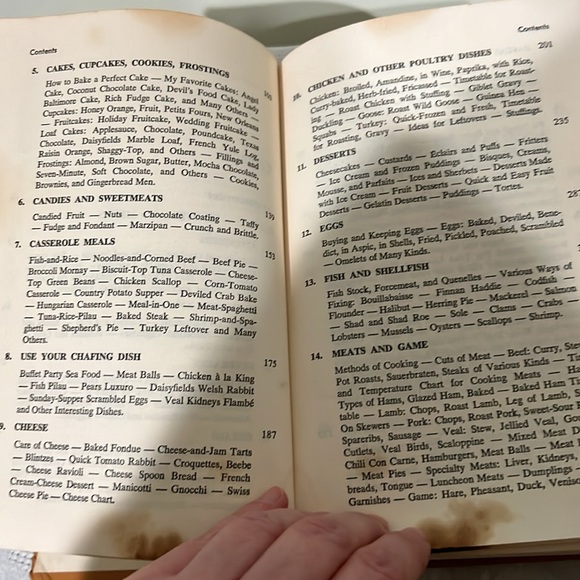 Amy Vanderbilts Complete Cookbook copyright 1961 hardcover VINTAGE - Picture 13 of 16